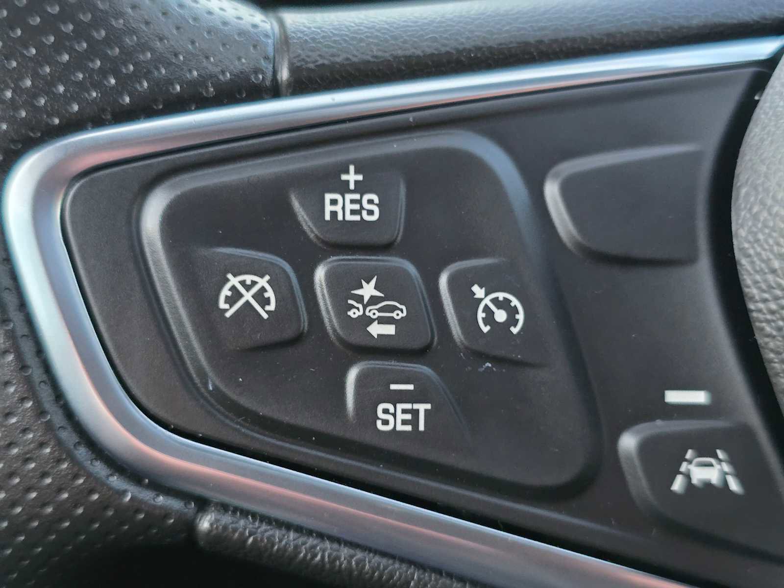 Used 2024 Chevrolet Malibu LT image 65