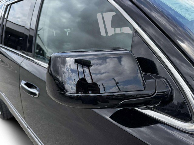 Used 2018 GMC Yukon XL Denali w/ Denali Ultimate Package AWD/4WD image 9