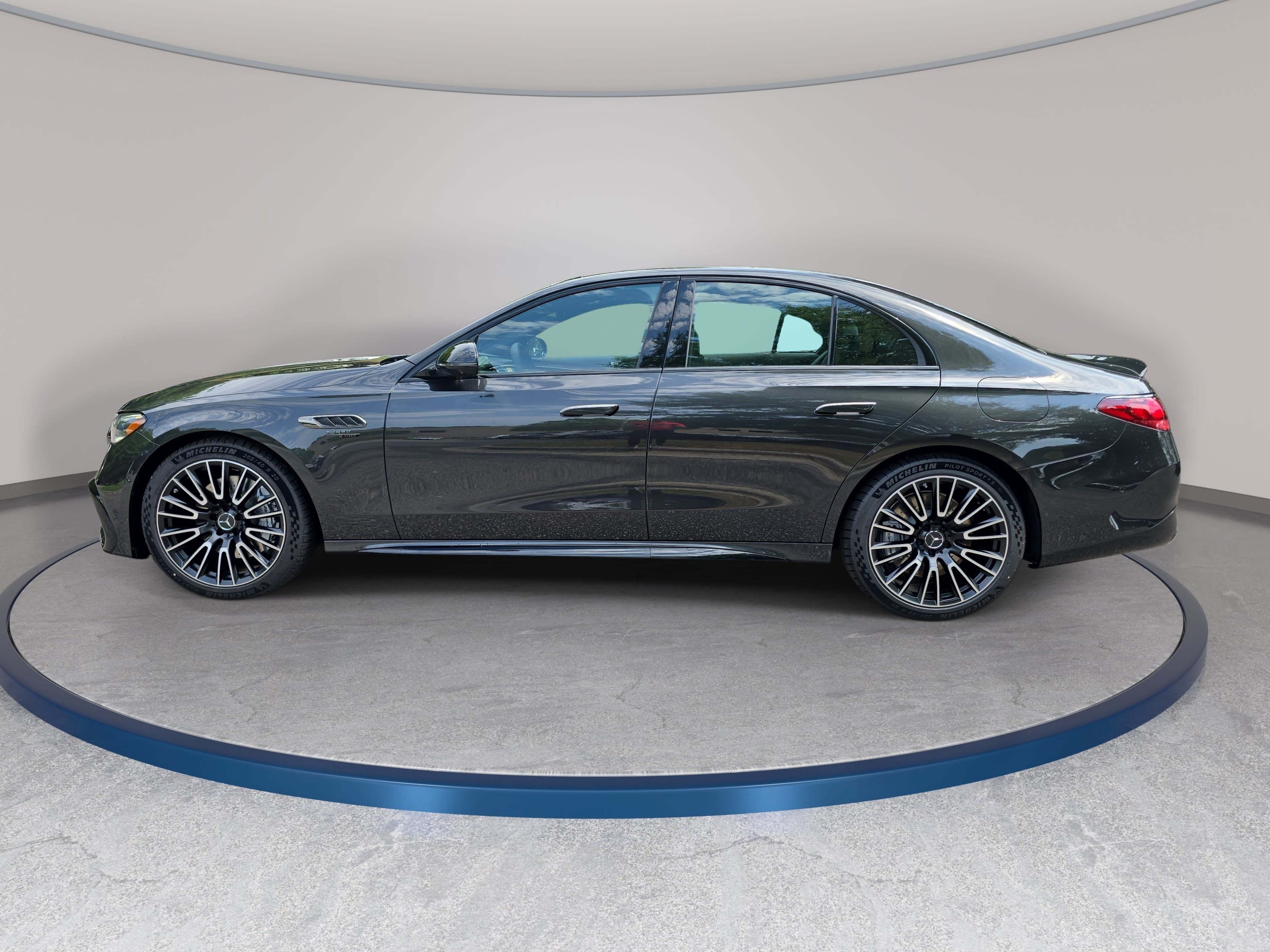 New 2026 Mercedes-Benz E 53 AMG e 4MATIC Sedan image 8