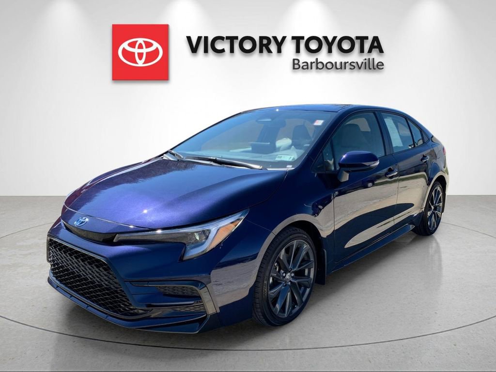 Used 2025 Toyota Corolla SE w/ SE Premium Package image 1
