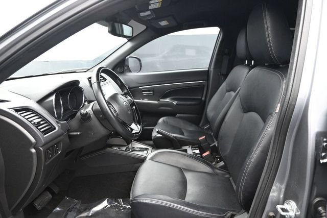 Used 2025 Mitsubishi Outlander Sport SEL AWD/4WD image 7