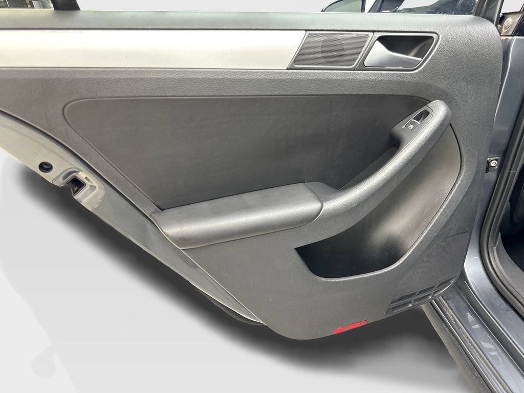 Used 2014 Volkswagen Jetta GLI Autobahn FWD image 32
