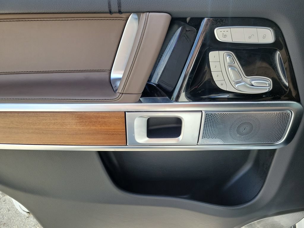 Used 2025 Mercedes-Benz G 550 image 15