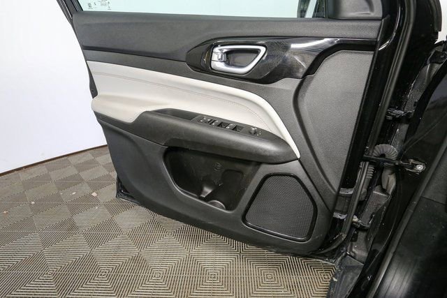 Used 2024 Jeep Compass Limited image 36