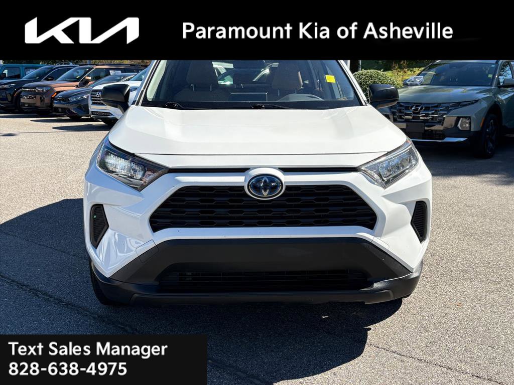 Used 2019 Toyota RAV4 LE AWD/4WD image 2