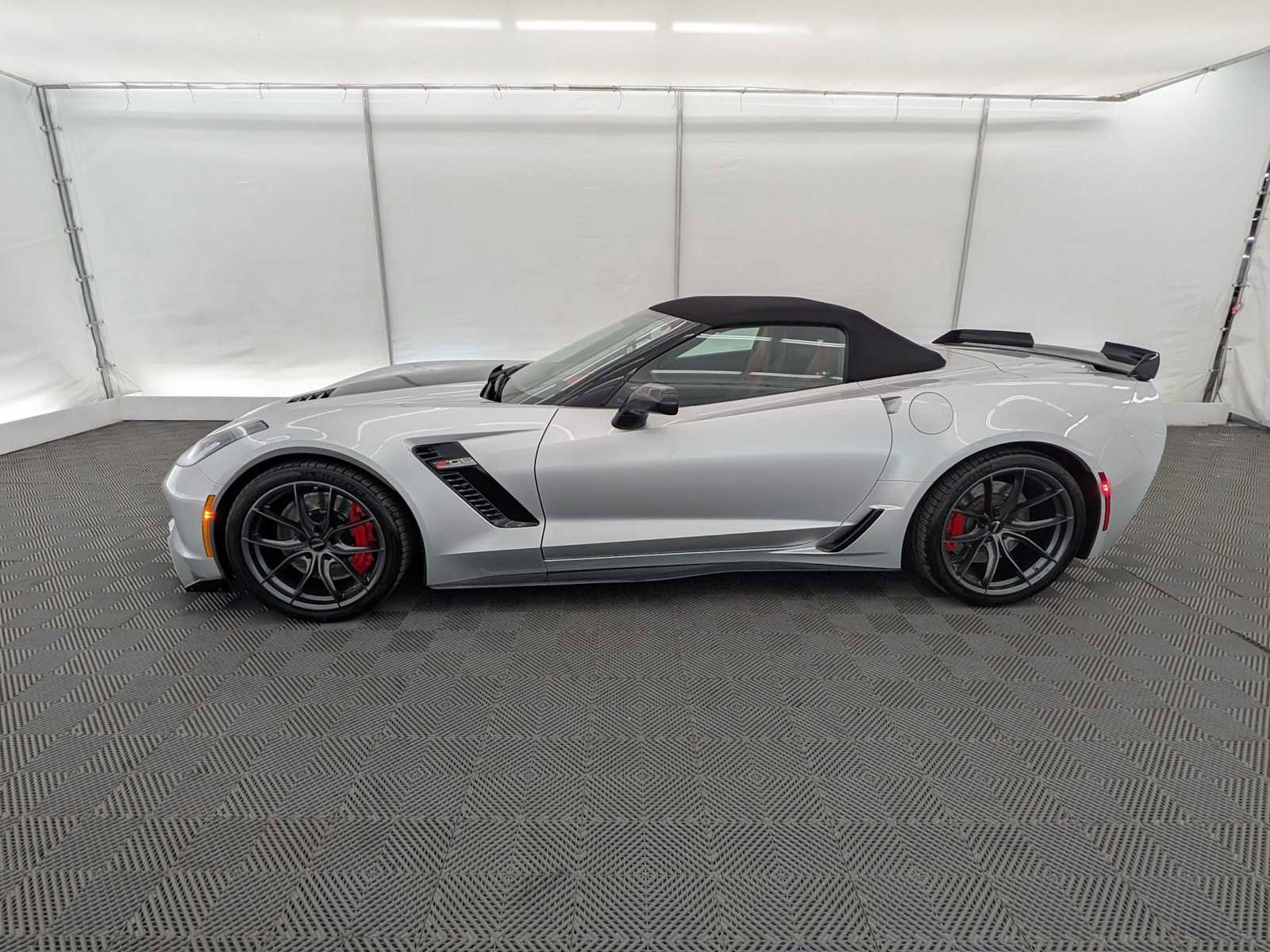 Used 2019 Chevrolet Corvette Z06 RWD image 3