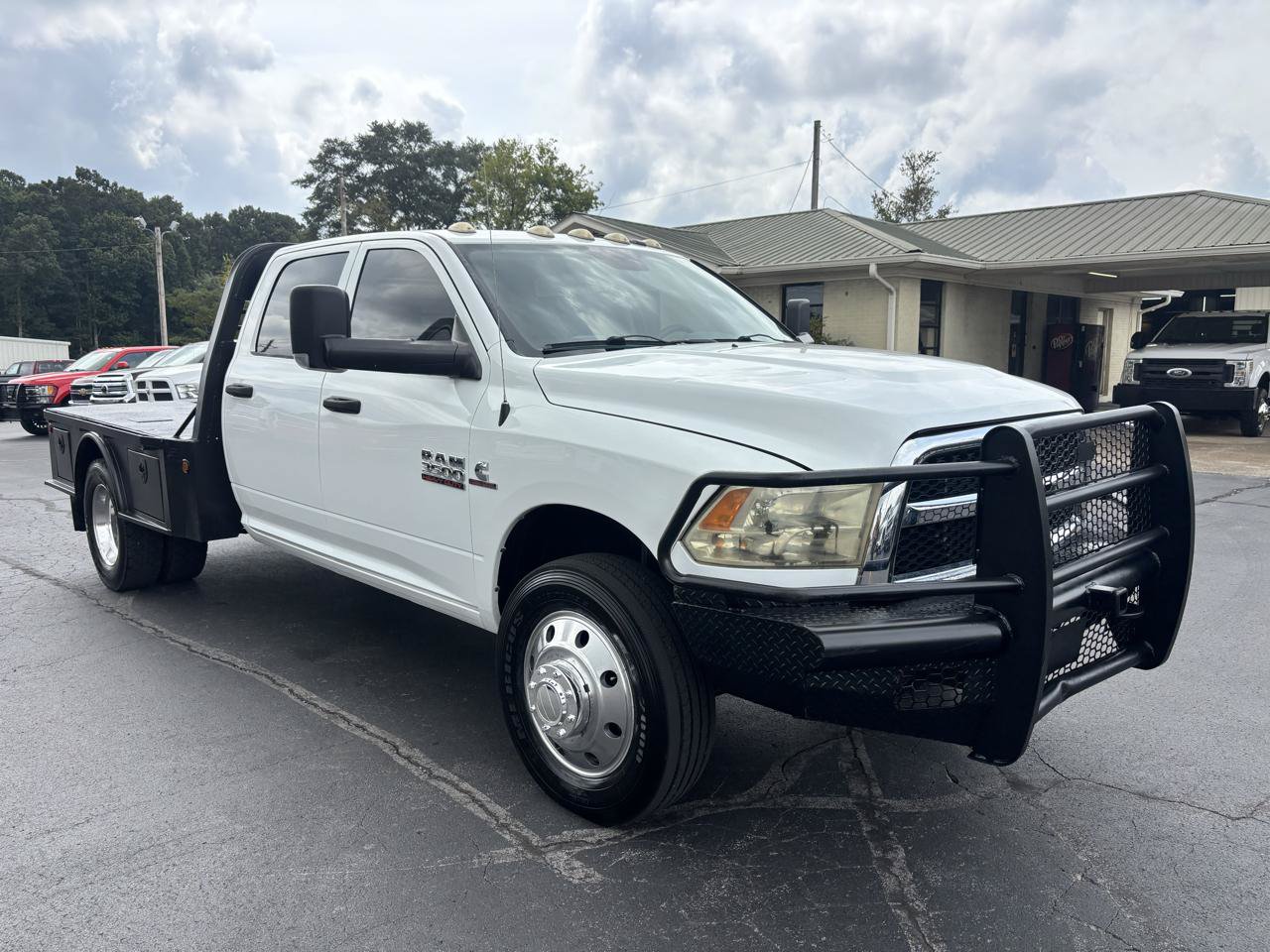 Used 2014 RAM 3500 Tradesman w/ Chrome Appearance Group AWD/4WD image 3