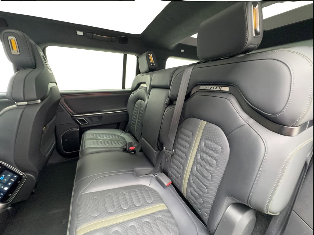 Used 2024 Rivian R1S Adventure AWD/4WD image 25