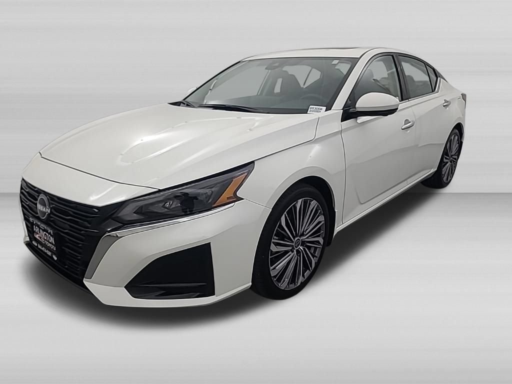 Used 2025 Nissan Altima 2.5 SL FWD image 8