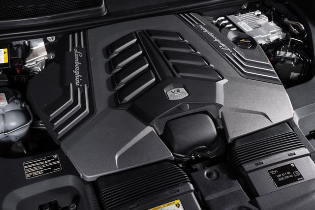 Used 2022 Lamborghini Urus AWD/4WD image 12