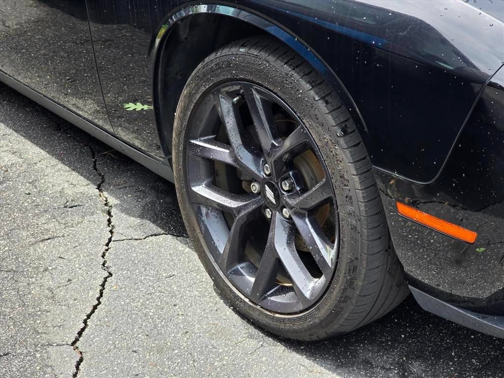 Used 2019 Dodge Challenger SXT w/ Blacktop Package RWD image 17