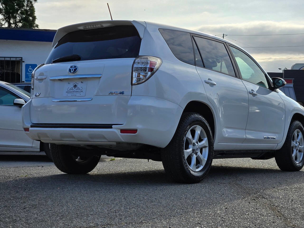 Used 2012 Toyota RAV4 EV image 15