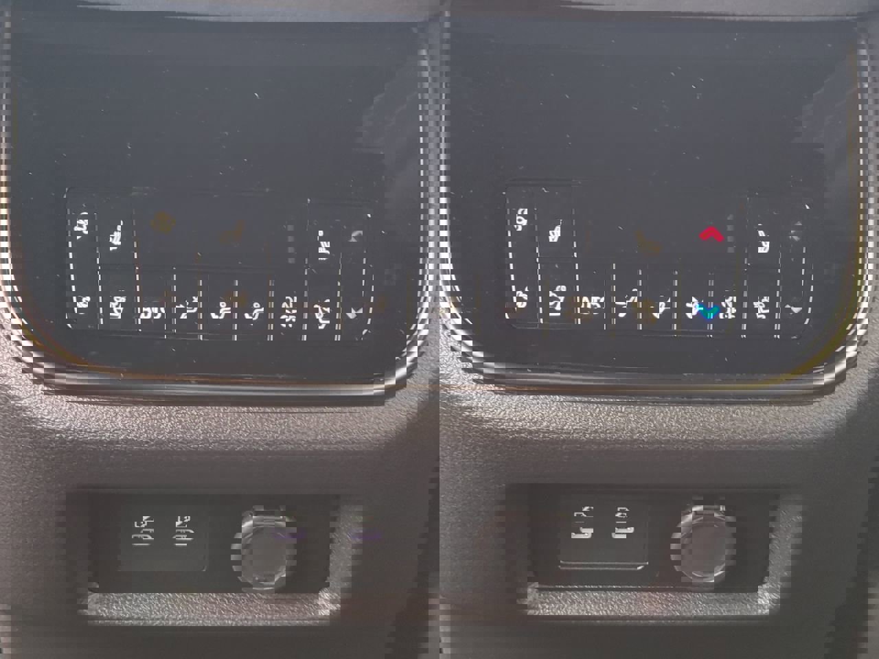 New 2026 INFINITI QX80 4WD w/ Sport Exterior Package image 16