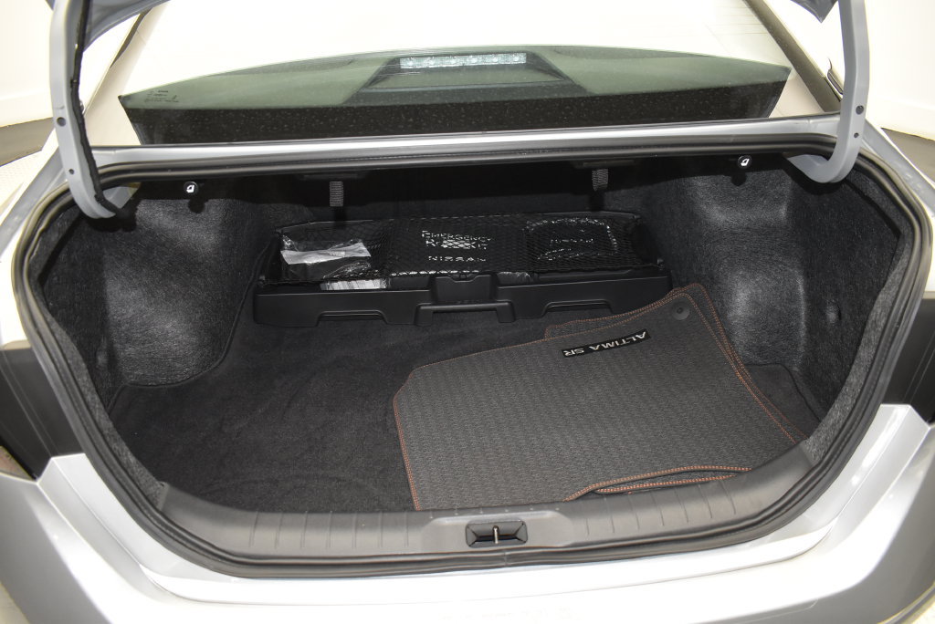 Used 2025 Nissan Altima 2.5 SR FWD image 37