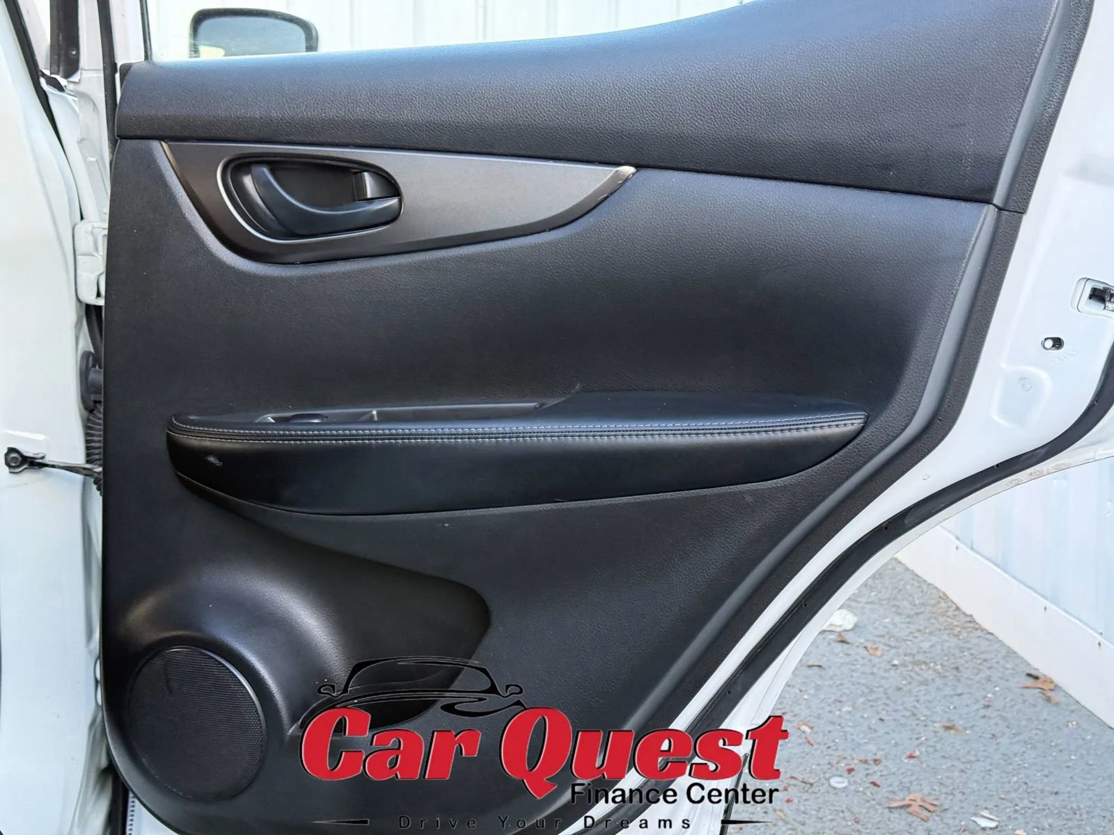 Used 2021 Nissan Rogue Sport S image 17