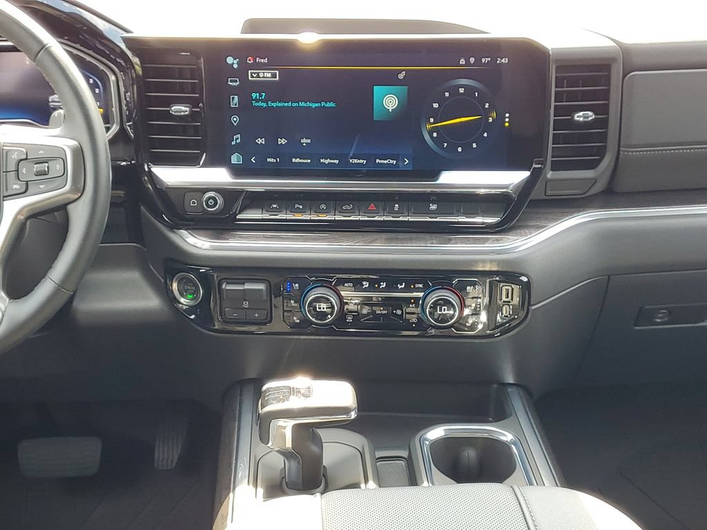 Used 2024 Chevrolet Silverado 1500 LTZ w/ Technology Package AWD/4WD image 29