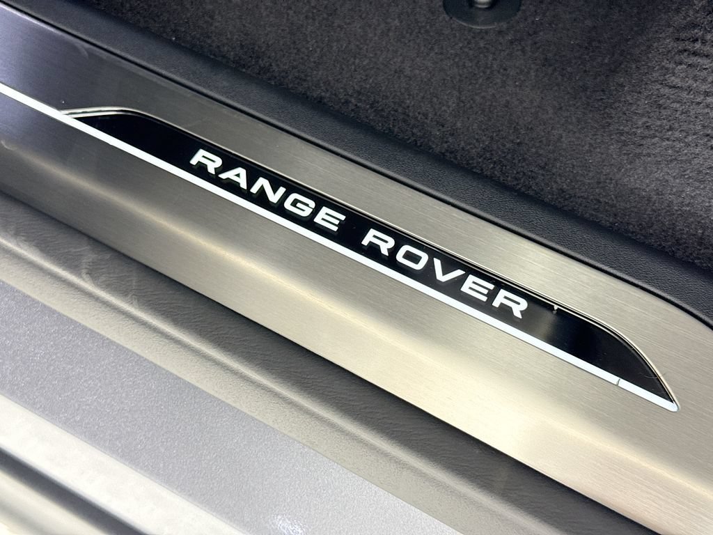 Used 2025 Land Rover Range Rover Sport Dynamic SE AWD/4WD image 18