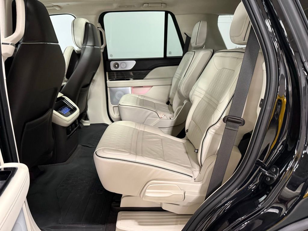 Used 2023 Lincoln Navigator Black Label AWD/4WD image 16
