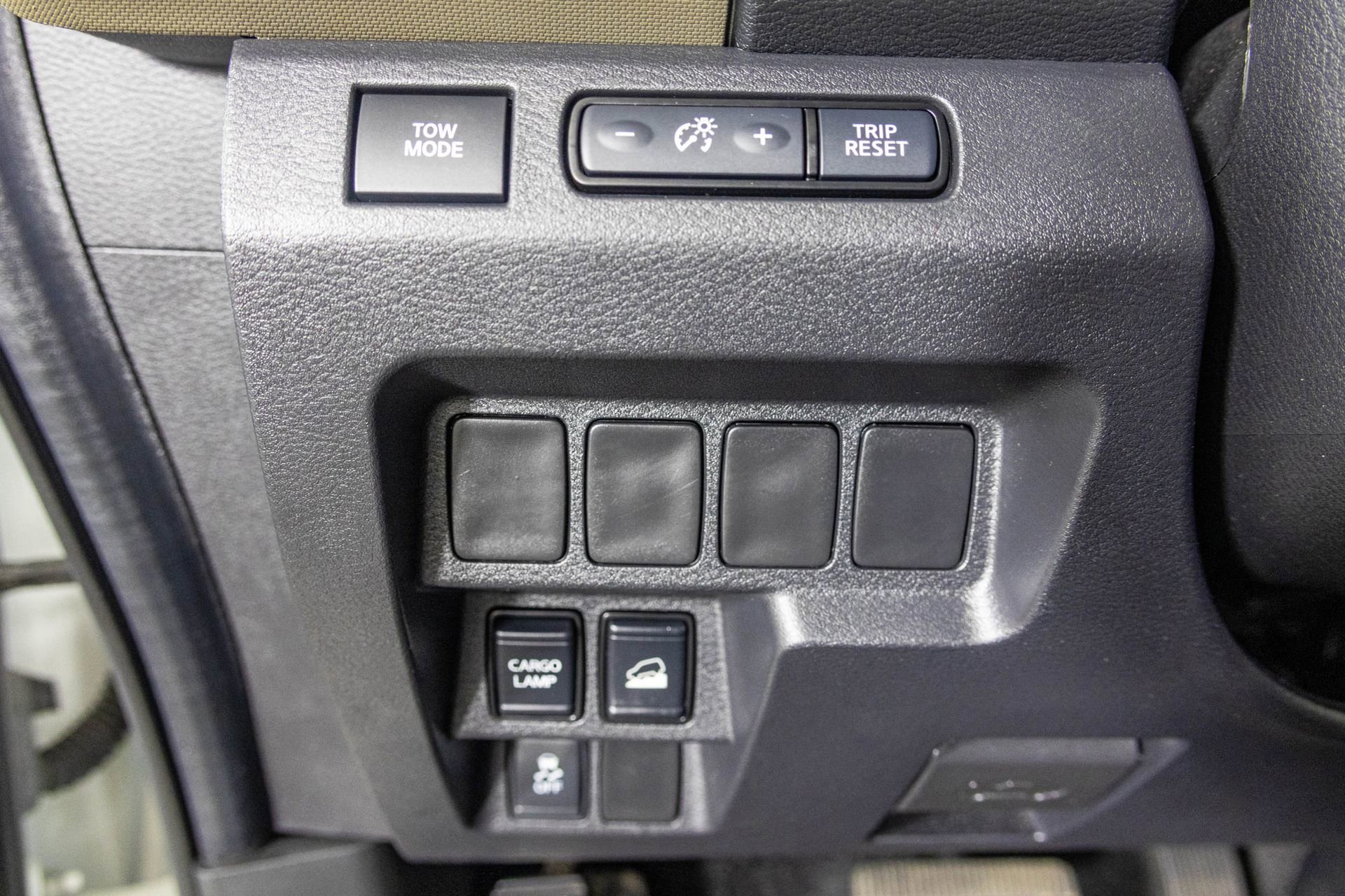 Used 2022 Nissan Frontier SV image 32