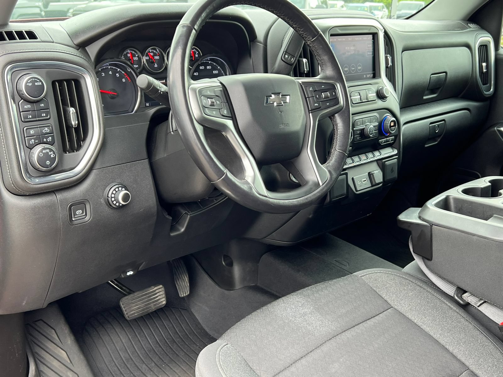 Used 2022 Chevrolet Silverado 1500 RST AWD/4WD image 21
