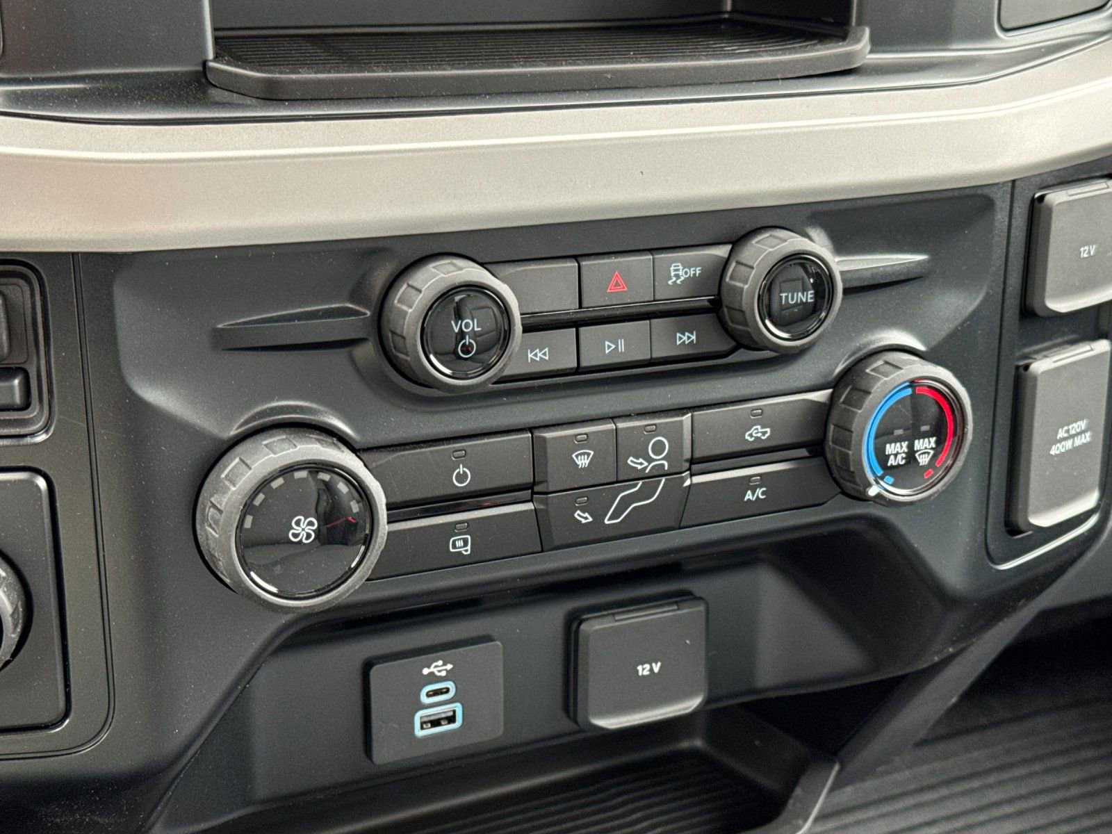 New 2025 Ford F350 XL w/ XL Chrome Package image 18