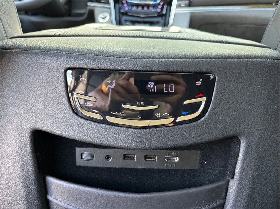 Used 2020 Cadillac Escalade Platinum AWD/4WD image 45