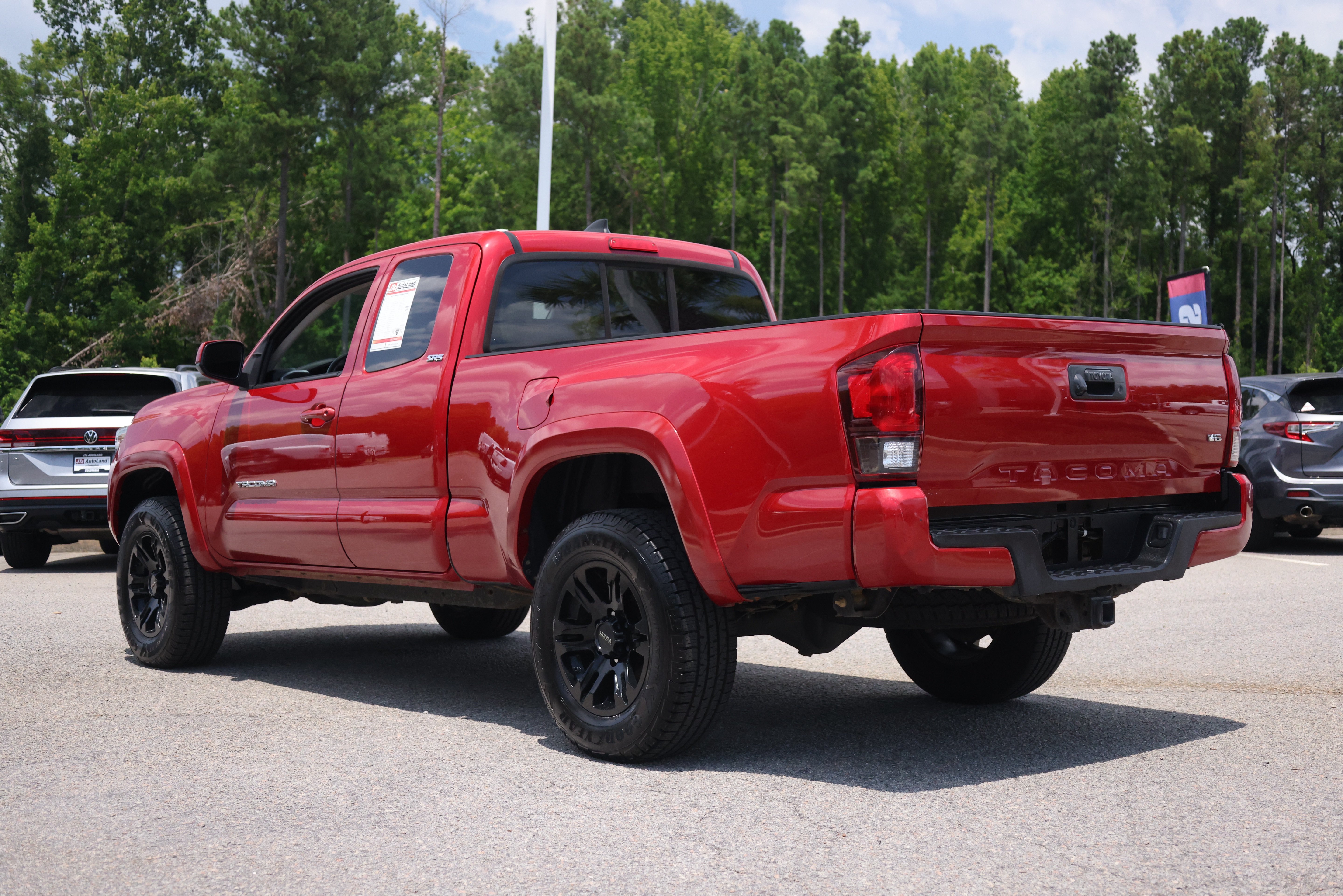Used 2019 Toyota Tacoma SR5 RWD image 3
