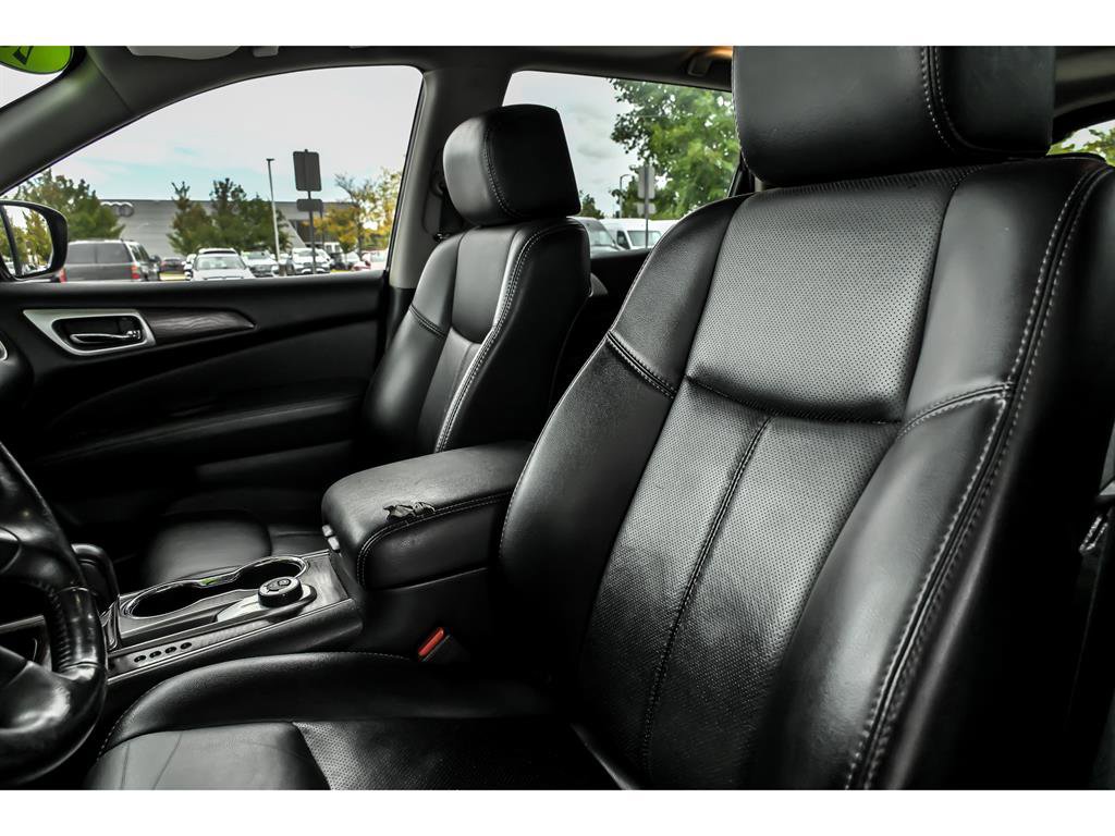 Used 2019 Nissan Pathfinder Platinum image 12