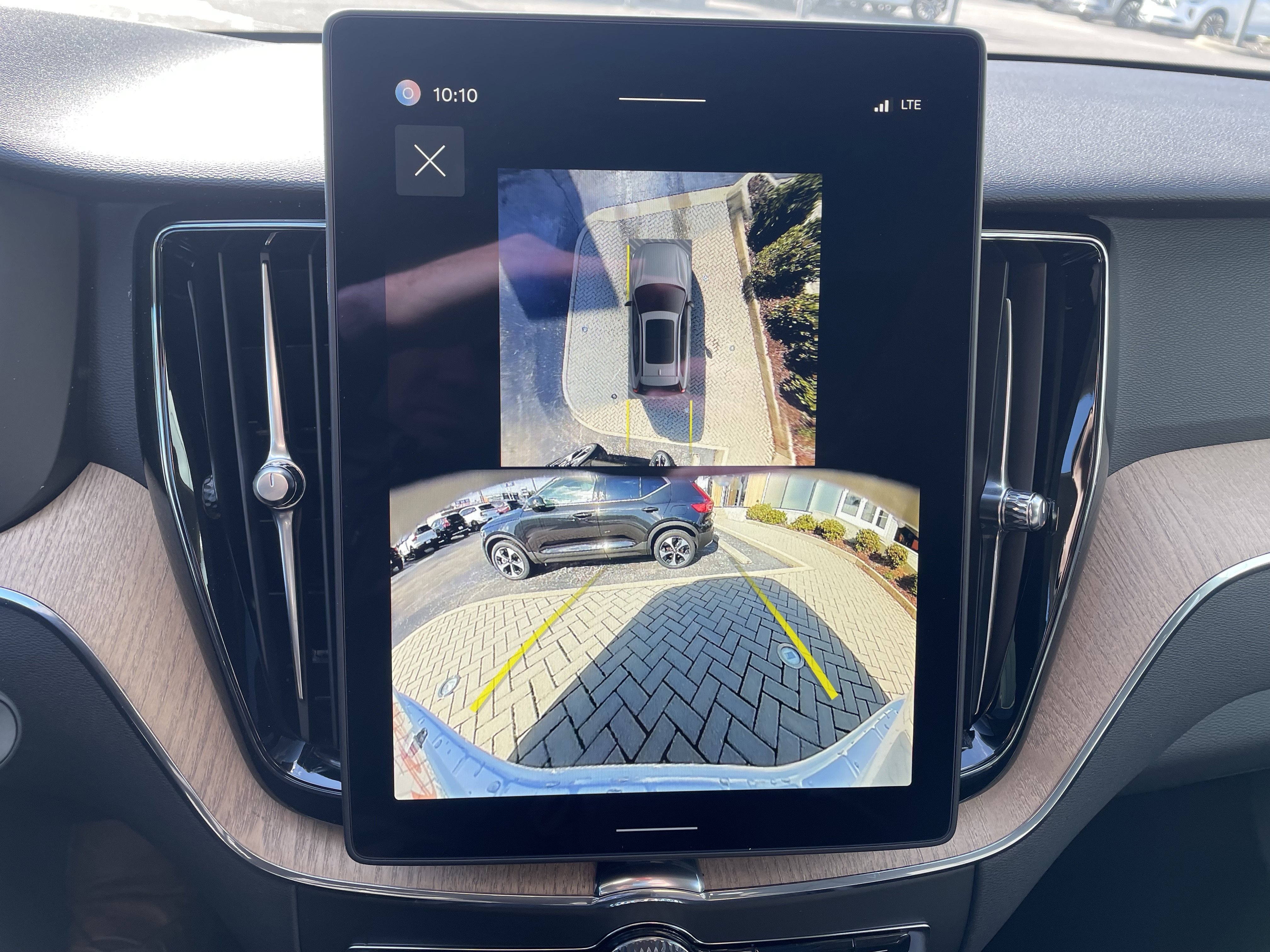 New 2026 Volvo XC60 B5 Plus w/ Protection Package Premier image 20