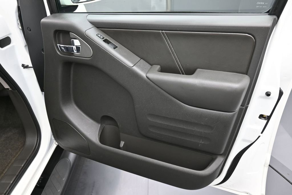 Used 2016 Nissan Frontier PRO-4X w/ Pro-4x Luxury Package AWD/4WD image 12