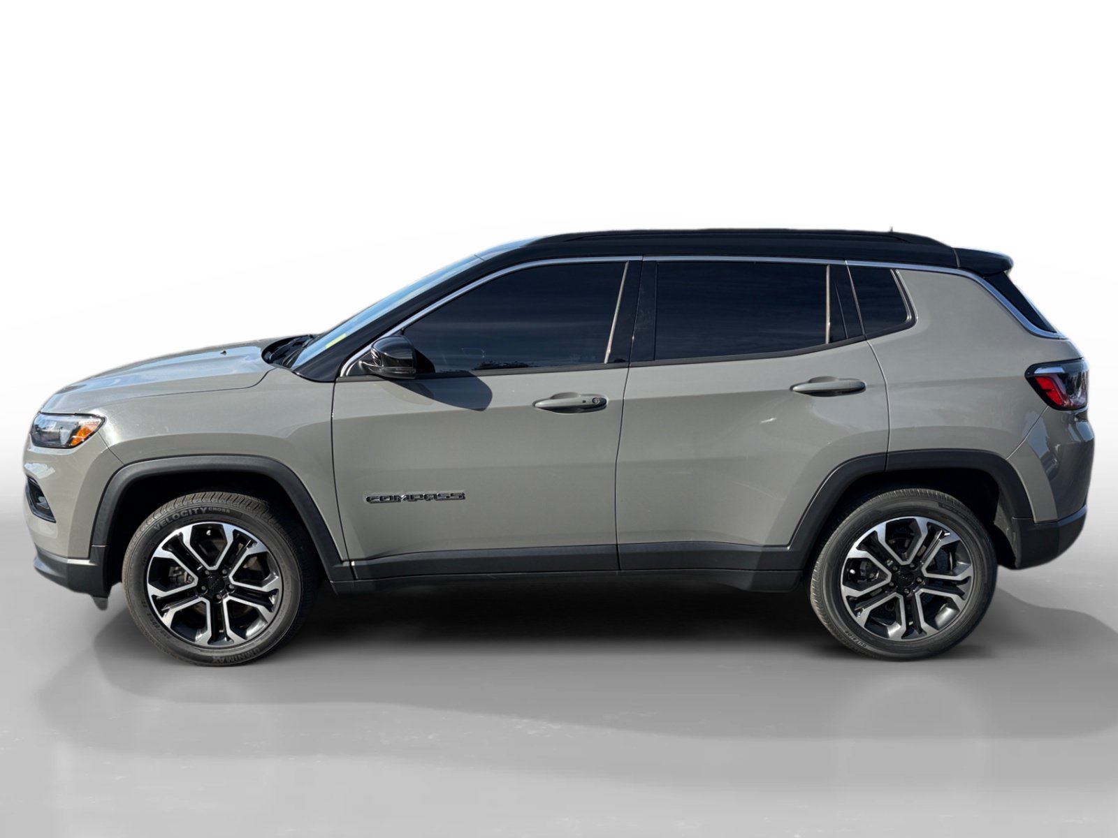 Used 2023 Jeep Compass Limited AWD/4WD image 2