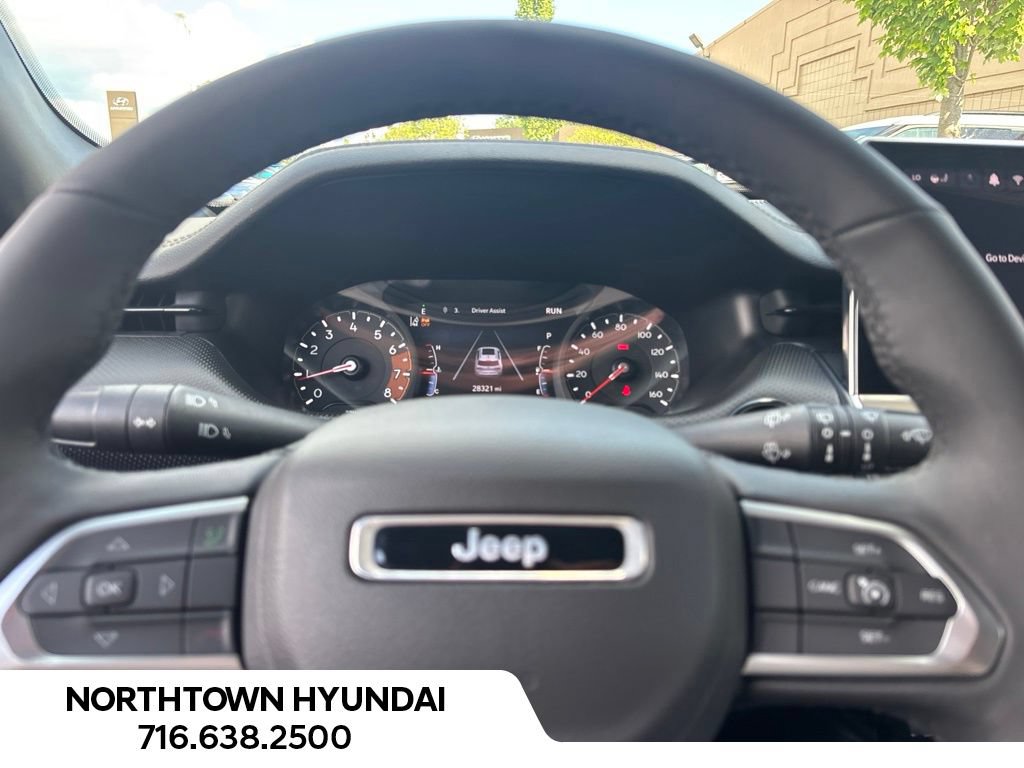 Used 2025 Jeep Compass Latitude w/ Convenience Group AWD/4WD image 6