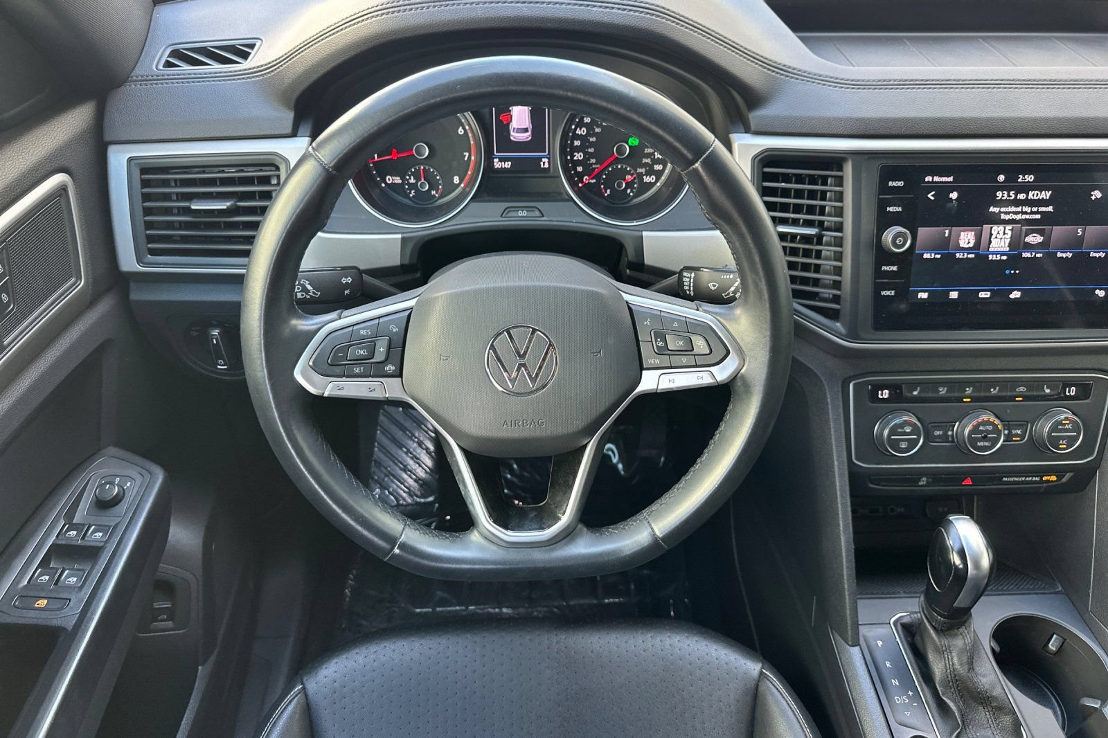 Used 2020 Volkswagen Atlas Cross Sport SE AWD/4WD image 16