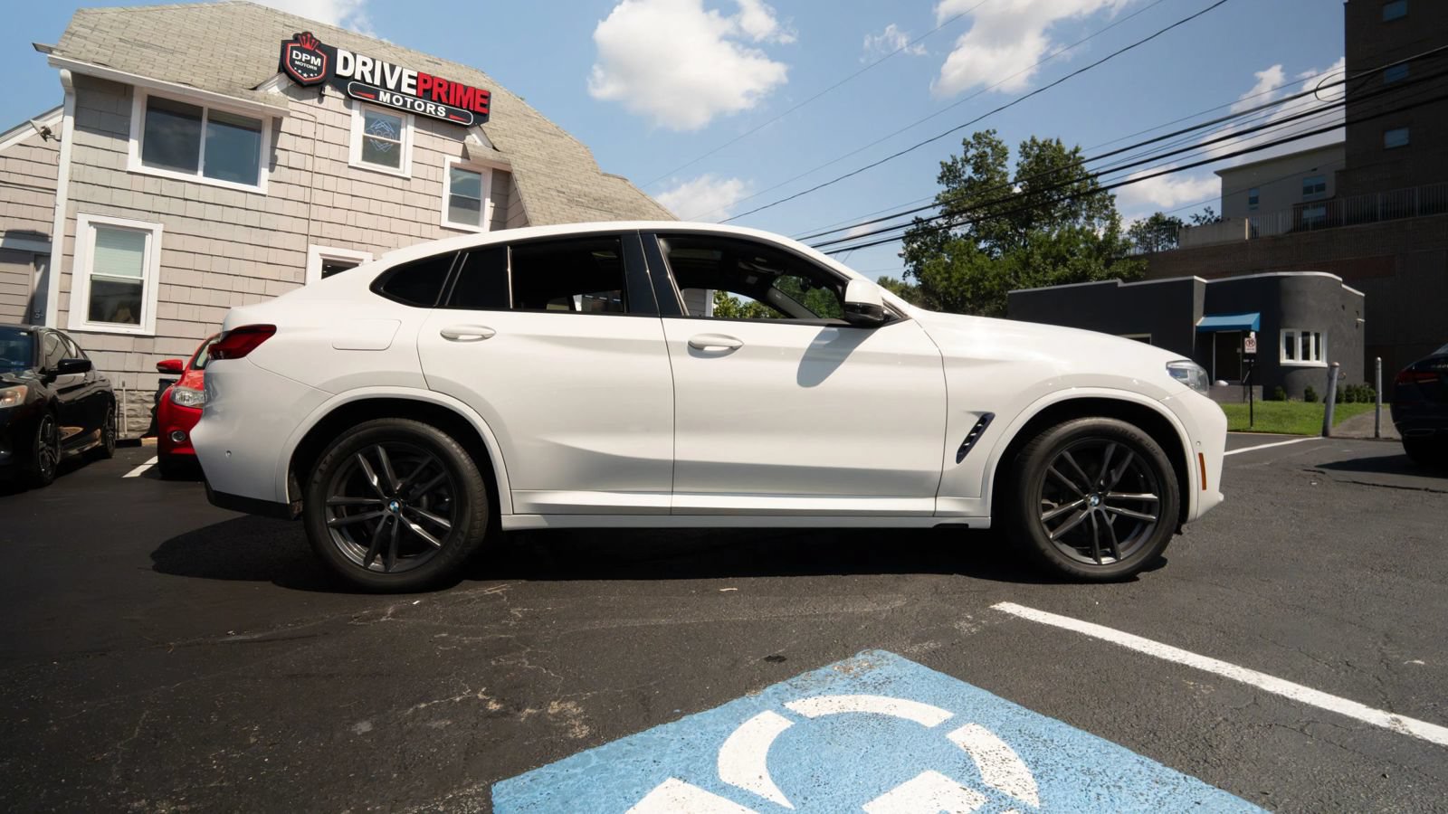 Used 2019 BMW X4 xDrive30i w/ Executive Package AWD/4WD image 2