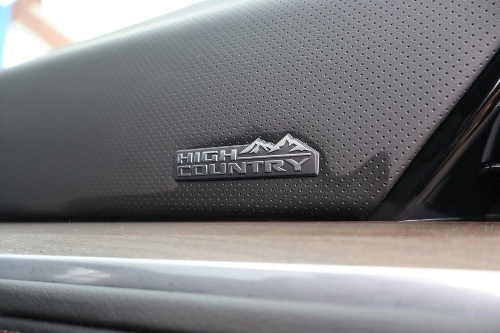 New 2026 Chevrolet Suburban High Country image 55