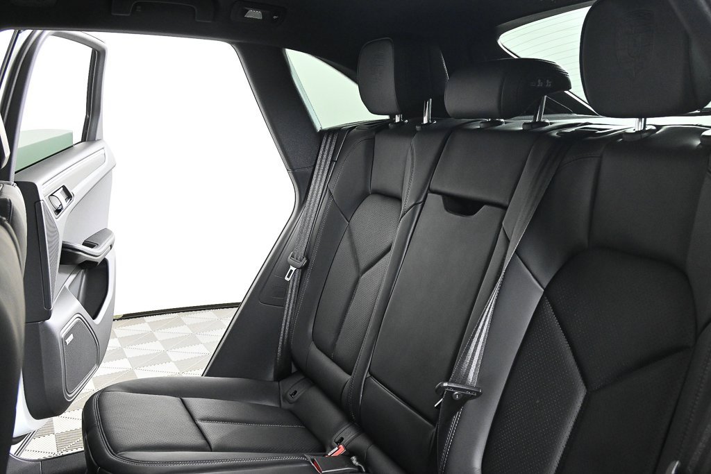 New 2026 Porsche Macan image 28