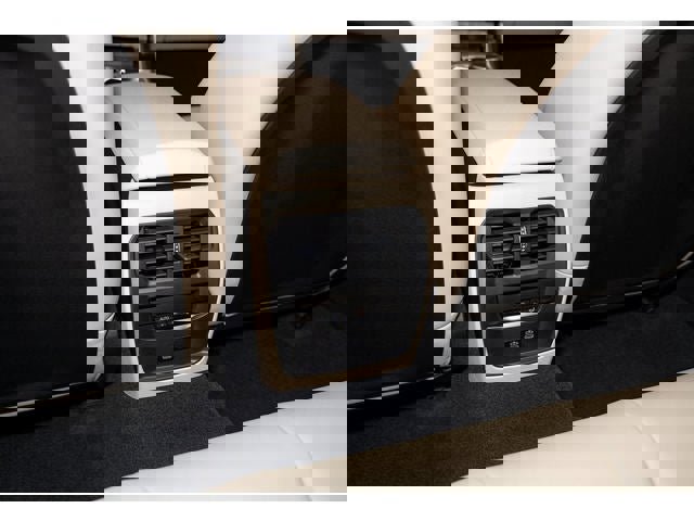 New 2026 BMW 330i xDrive Sedan w/ Convenience Package image 76