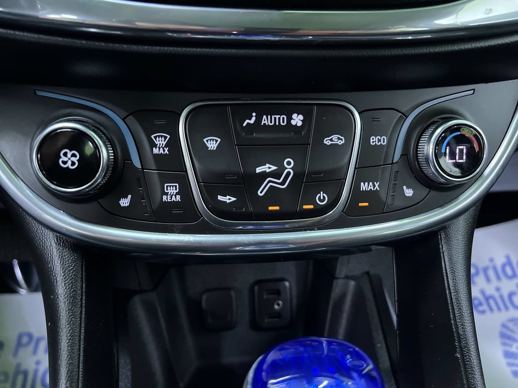 Used 2017 Chevrolet Volt Premier w/ Driver Confidence II Package FWD image 24