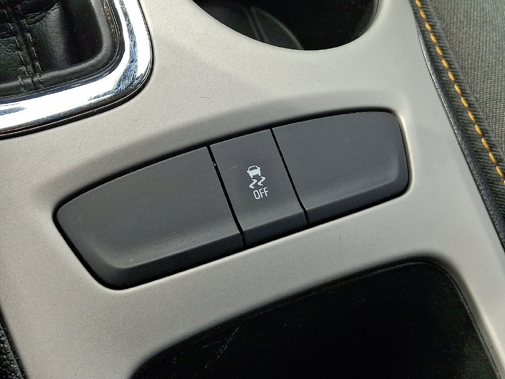 Certified 2017 Chevrolet Cruze LS FWD image 23