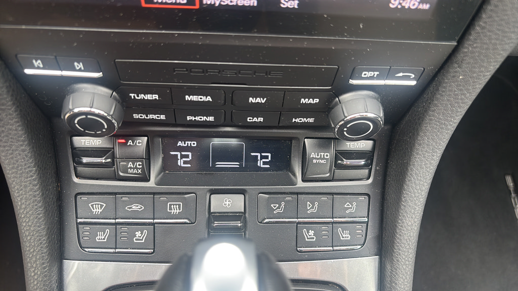 Used 2024 Porsche 718 Cayman RWD image 17