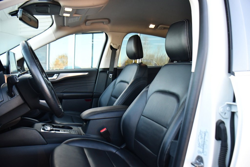 Used 2021 Ford Escape Titanium image 13