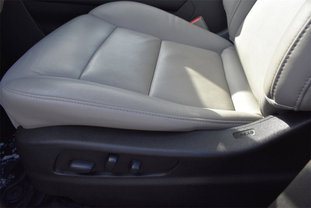 Used 2022 Cadillac XT4 Premium Luxury image 12