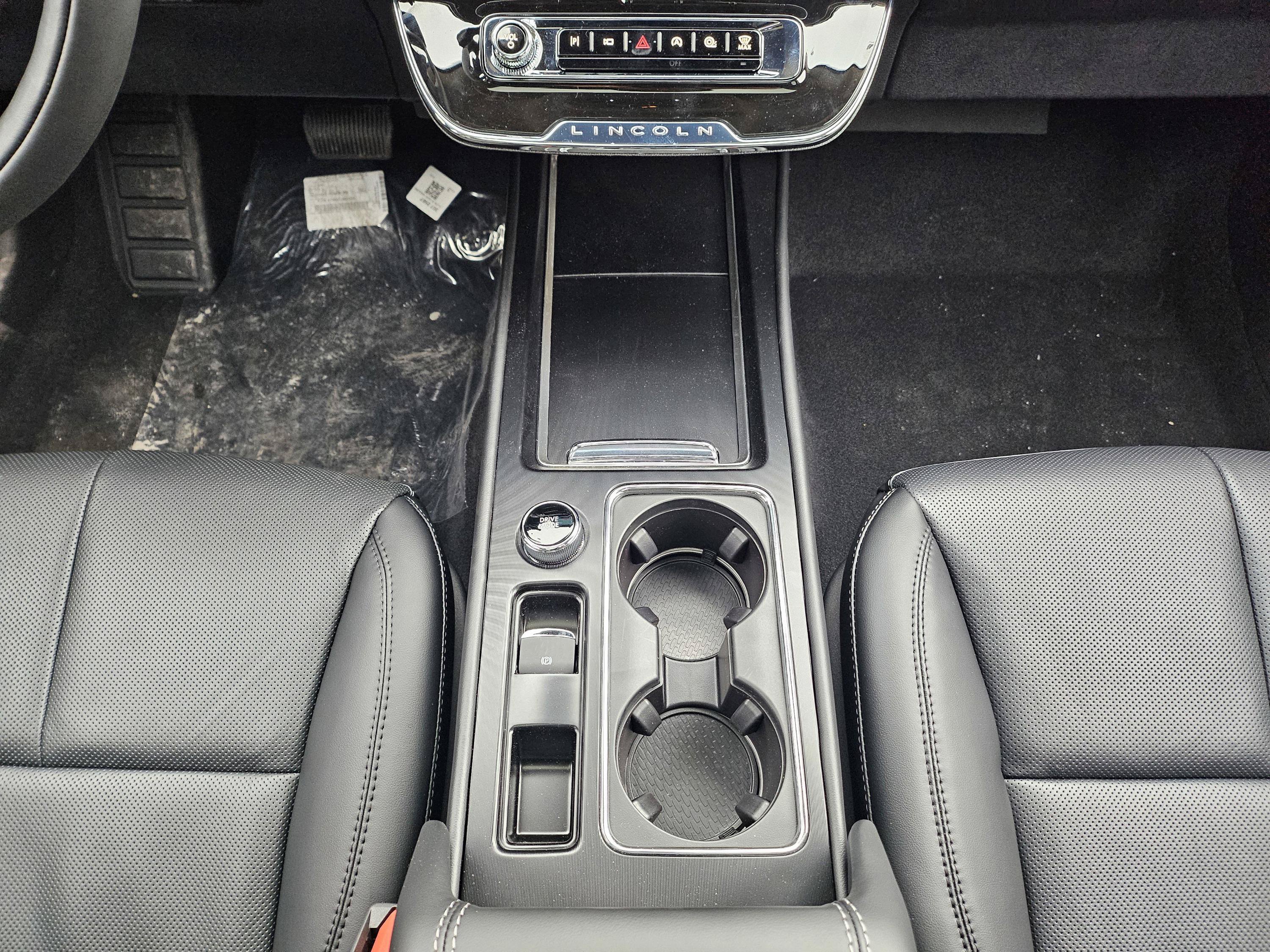 New 2026 Lincoln Corsair Reserve w/ Jet Appearance Package AWD/4WD image 18