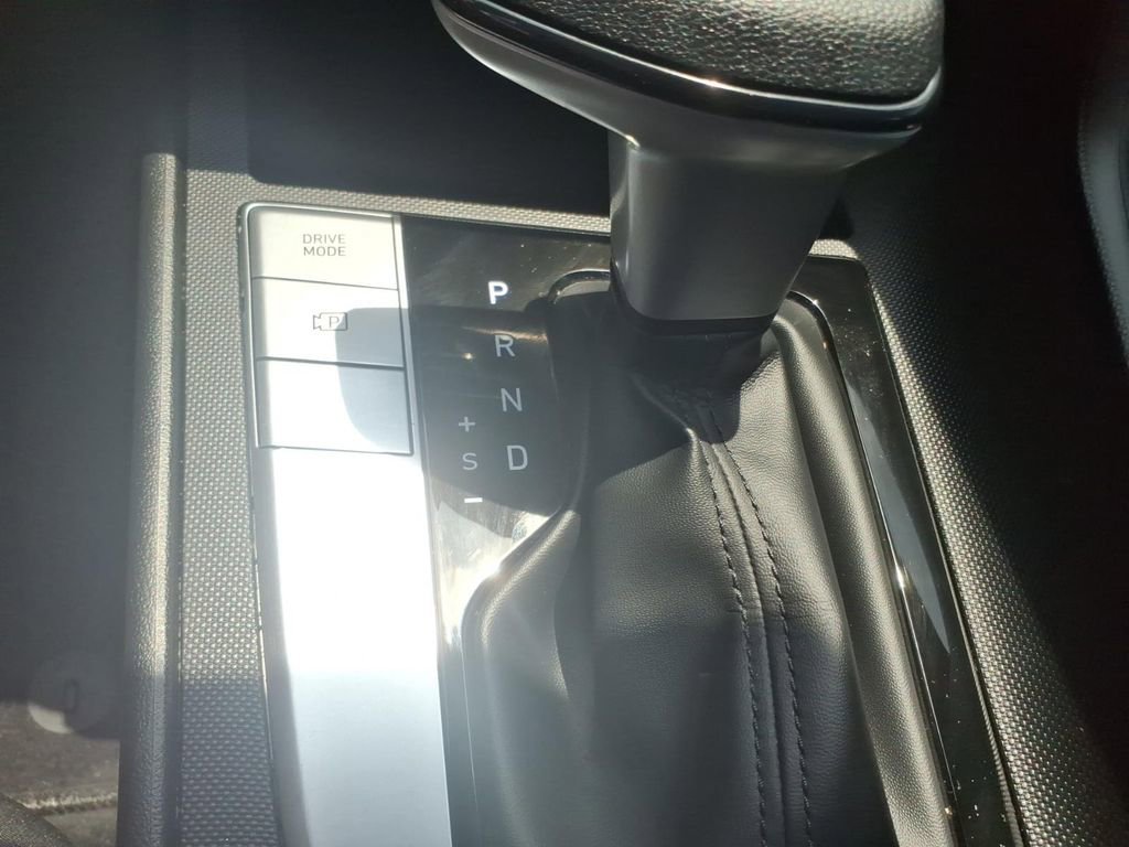 Used 2022 Hyundai Elantra SE w/ Cargo Package FWD image 23