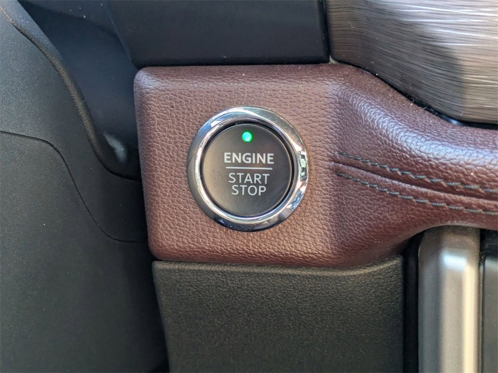 Used 2024 Ford Expedition Limited image 25