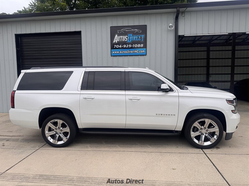 Used 2019 Chevrolet Suburban LT w/ Luxury Package RWD image 9