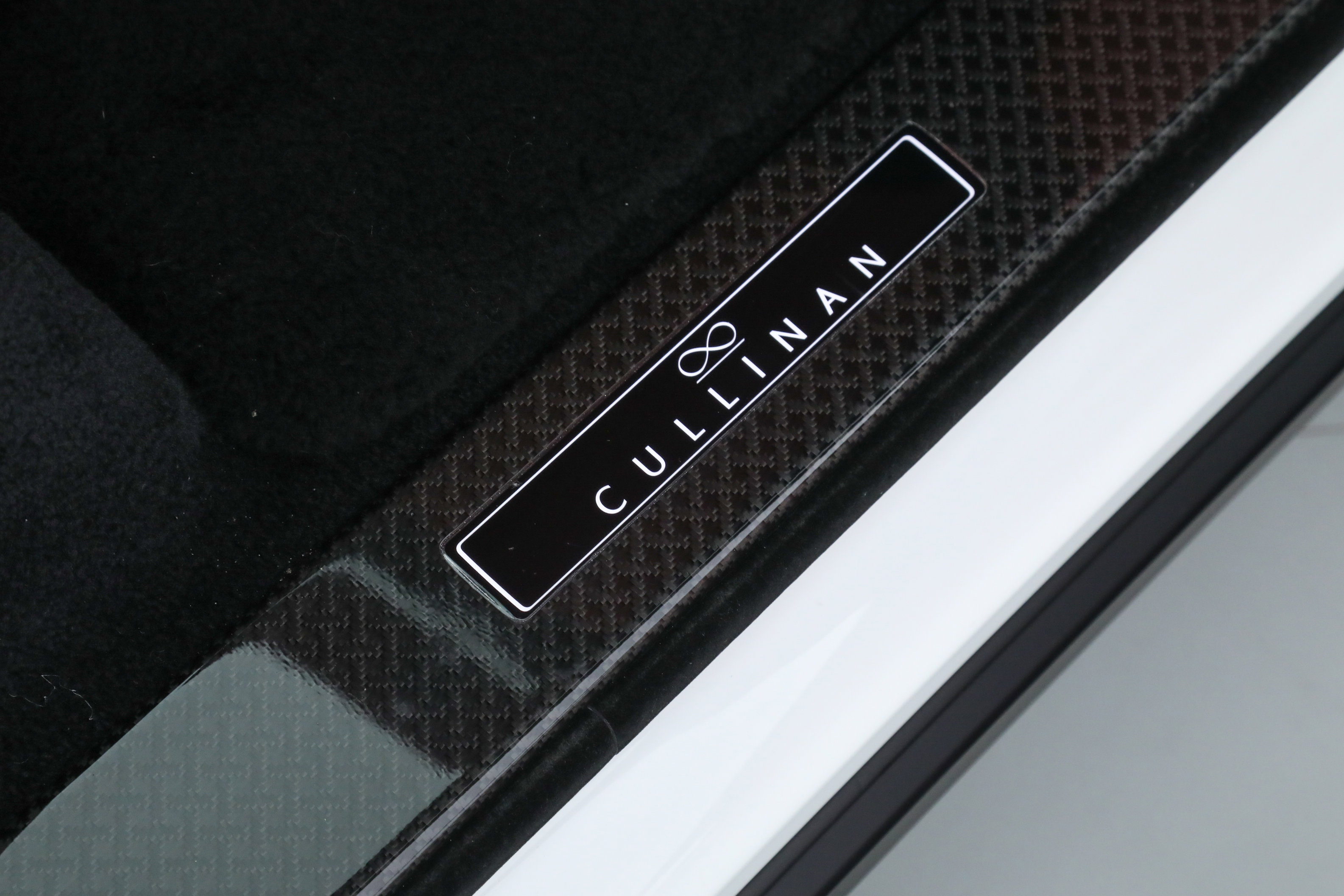 Used 2023 Rolls-Royce Cullinan Black Badge w/ Dark Exterior Package image 21