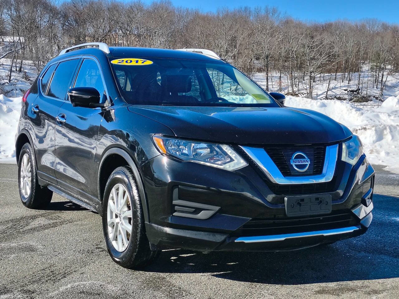 Used 2017 Nissan Rogue SV w/ SV Premium Package
