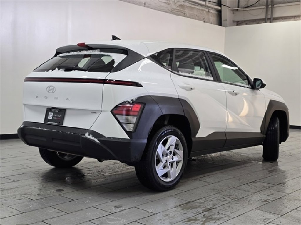 Used 2024 Hyundai Kona SE image 14