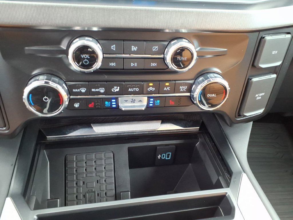 Used 2024 Ford F250 Platinum AWD/4WD image 30